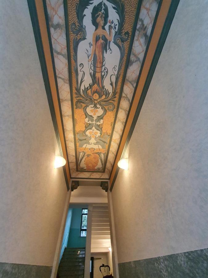 Neustadt-Aussicht - Grosse Wohnung Mit Balkon Drezda Kültér fotó