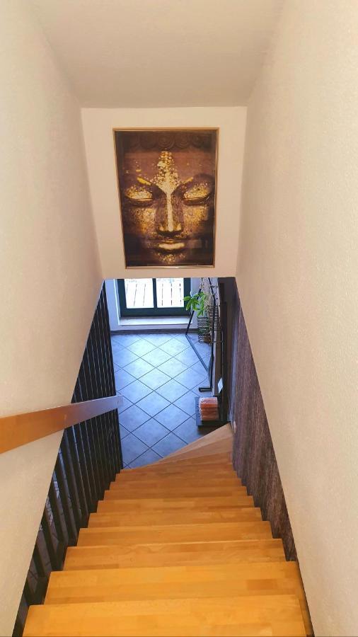 Neustadt-Aussicht - Grosse Wohnung Mit Balkon Drezda Kültér fotó