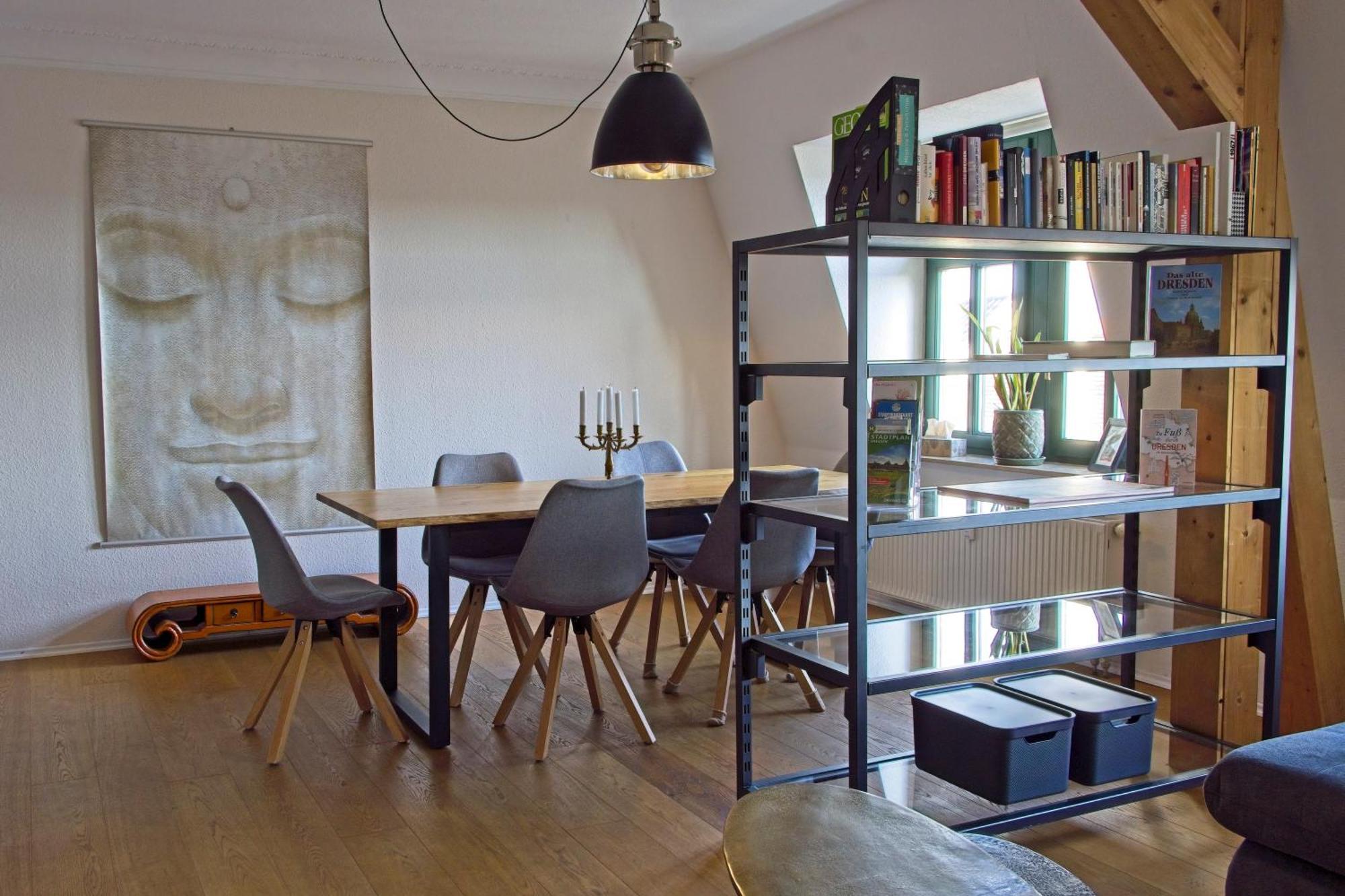 Neustadt-Aussicht - Grosse Wohnung Mit Balkon Drezda Kültér fotó