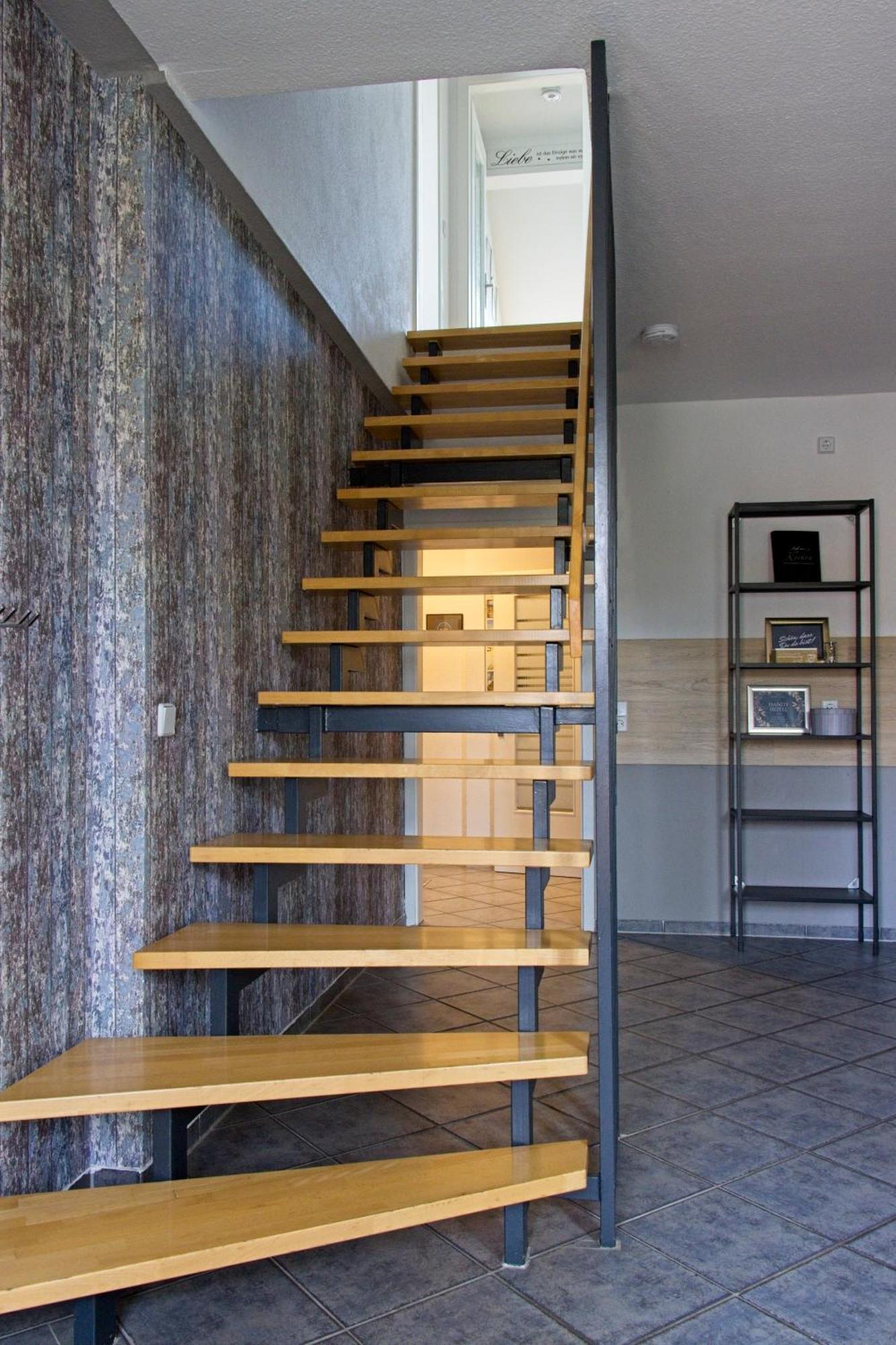 Neustadt-Aussicht - Grosse Wohnung Mit Balkon Drezda Kültér fotó